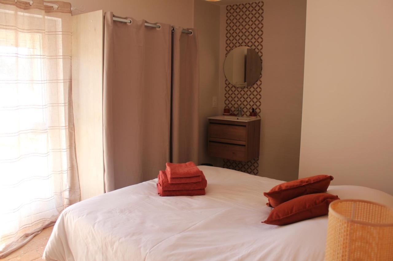 Gite De Charme Pour 10 Personnes Camelas Luaran gambar